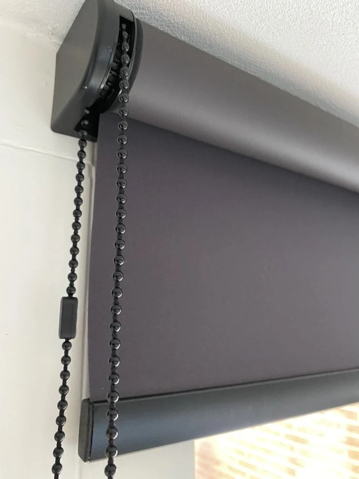 Roller Blind Blackout Terbaik |  Penghalang Cahaya 100%