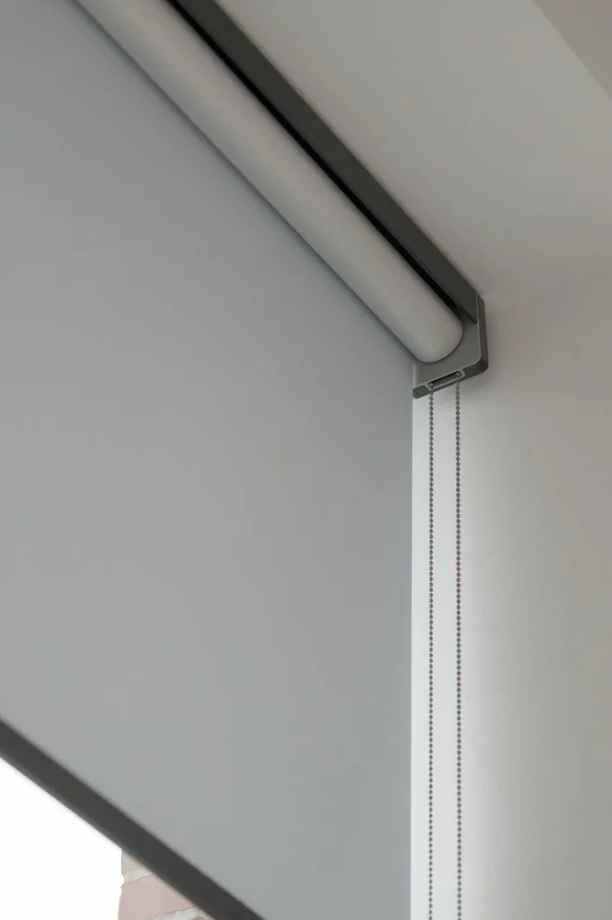 Roller Blind Jendela Jakarta | Panduan, Jenis & Harga Terbaru